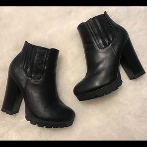 Bamboo Gaby-01 Chunky Block Lug Sole Ankle Bootie